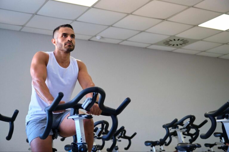 Cycling vs. Running: Which Cardiovascular Workout Reigns?